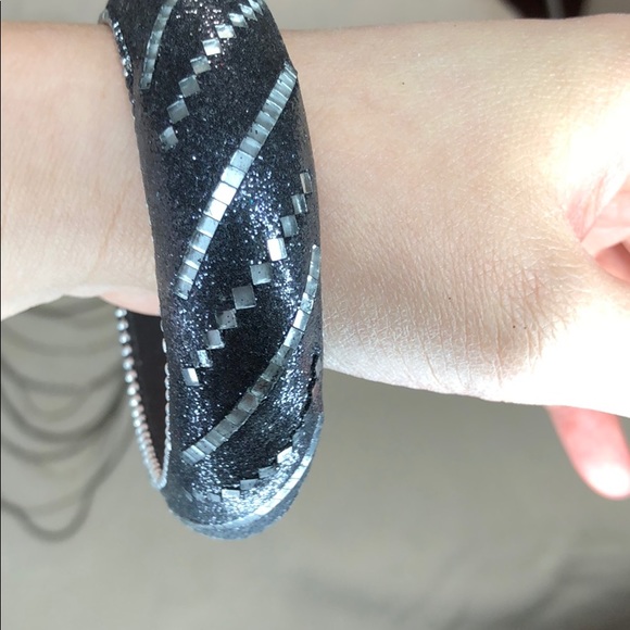 Silver necklace and 2 bangers bracelet with cystal - Picture 3 of 7